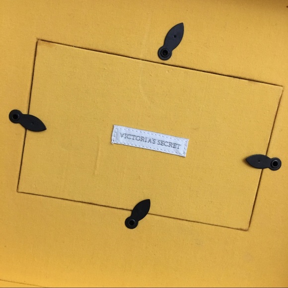 Victoria Secret | Photo Box - Picture 7 of 7